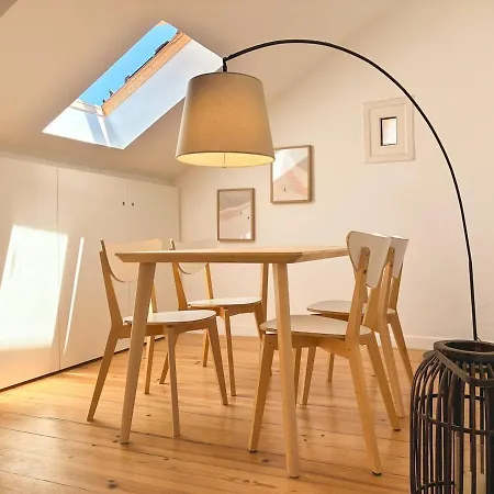 Casa Lapa - Charming With Balcony Apartment Lisbon